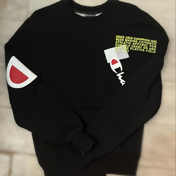 Champion sweatshirt - Picture 2 of 3